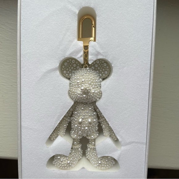 NWT BaubleBar x Disney Pearl Studded Mickey Charm/Keychain - Picture 4 of 8